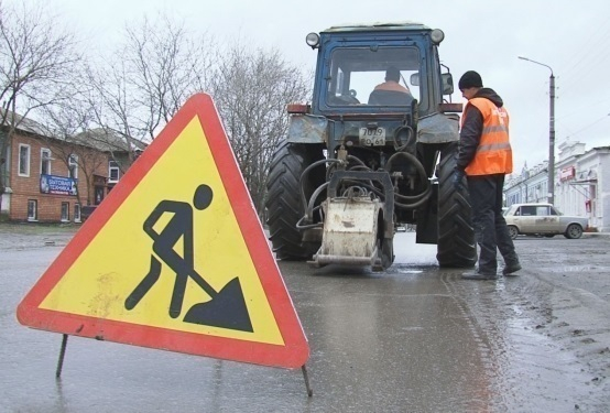 В Новочеркасске начался ямочный ремонт дорог