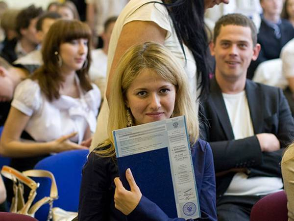 В Новочеркасске готовы платить прибавку к зарплате выпускникам техникумов и колледжей