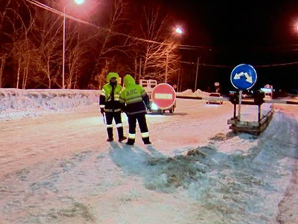 Жителям Новочеркасска запретят выезжать в снегопад на личных автомобилях