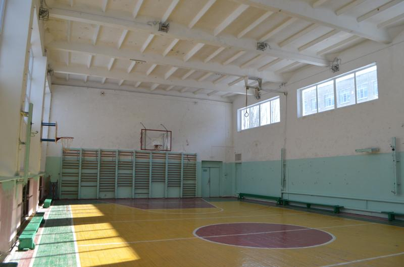 В Новочеркасске отремонтируют спортзал в 10-й школе и сделают ее доступной для особенных детей