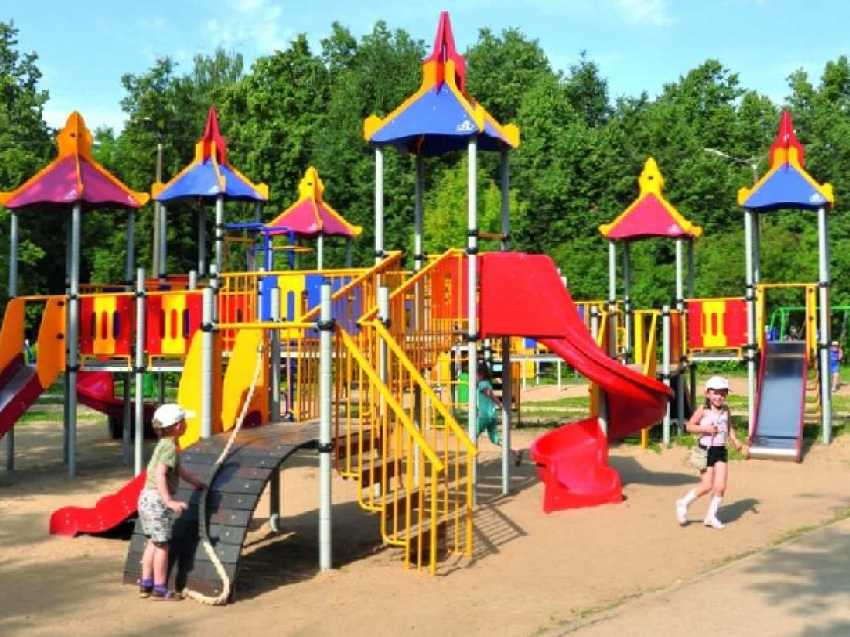 Три детских площадки решила оборудовать в городе администрация Новочеркасска