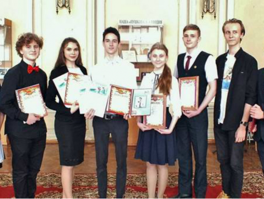 Лучшие чтецы Новочеркасска, будут отстаивать честь города на областном конкурсе «Живая классика»