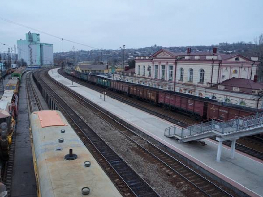 На железнодорожном вокзале в Новочеркасске погибла 42-летняя женщина