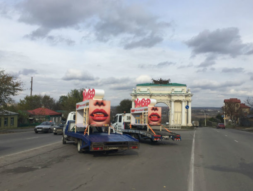 По Новочеркасску промчались двухъярусные кровати