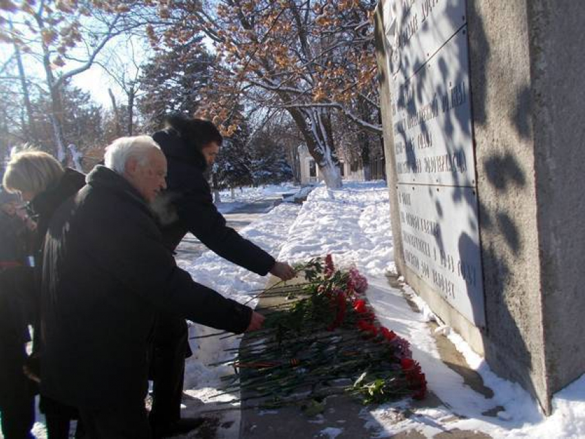 В Новочеркасске впервые отметили День Неизвестного Солдата