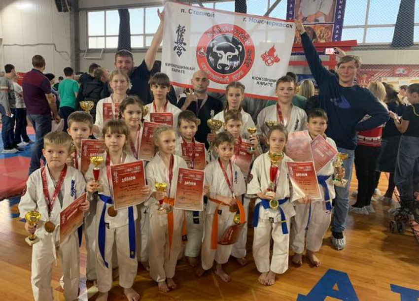 Юные борцы из Новочеркасска завоевали 22 медали в областном турнире