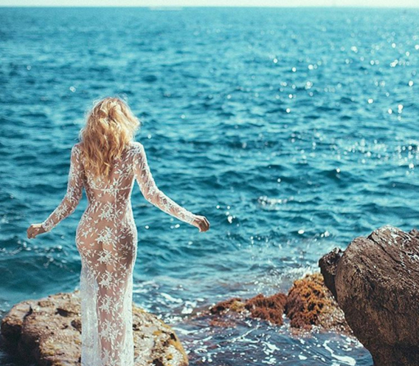 Обнаженная Татьяна Котова порадовала поклонников своей изящной фигурой 