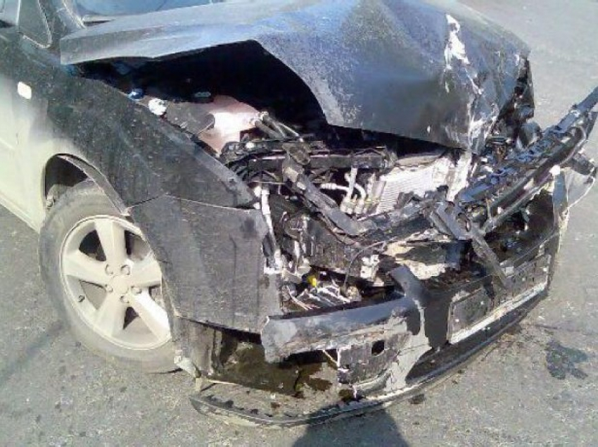 Пьяный водитель устроил тройное ДТП с двумя пострадавшими на трассе под Новочеркасском