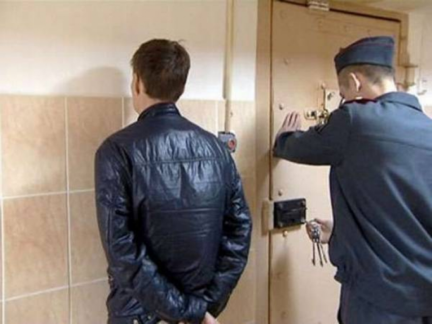 В Волгодонске задержан грабитель, подозреваемый в нападении на салон сотовой связи в Новочеркасске