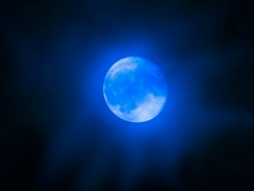 Новочеркасск ждет лунное затмение: небо над городом озарит «голубая луна»