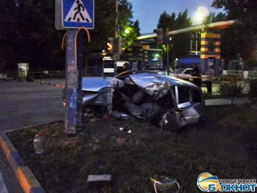 В Новочеркасске «Шевроле-Нива» врезалась в столб – водитель погиб