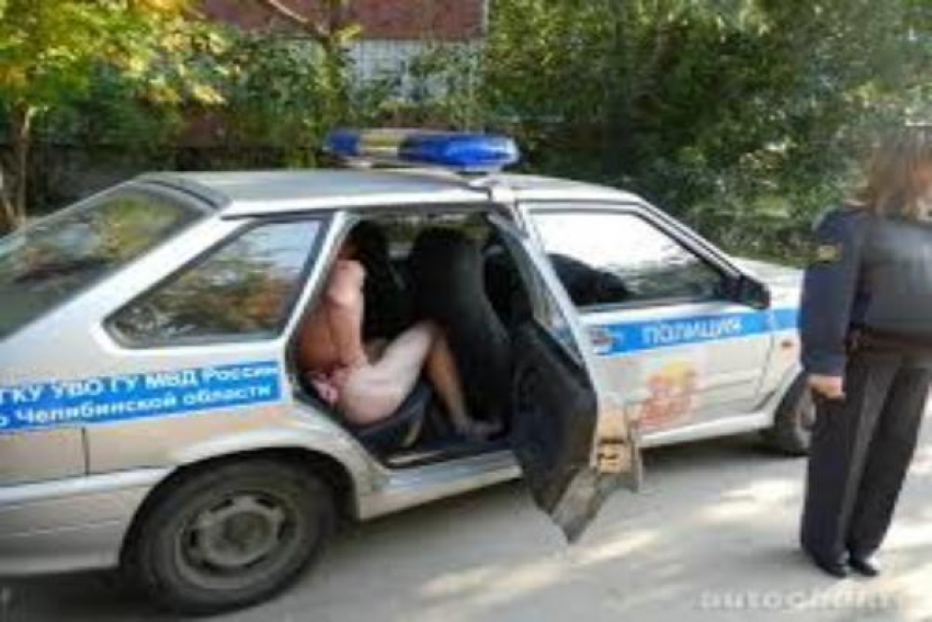 Голый житель ростовской области спровоцировал ДТП на трассе Новочеркасск-Ростов
