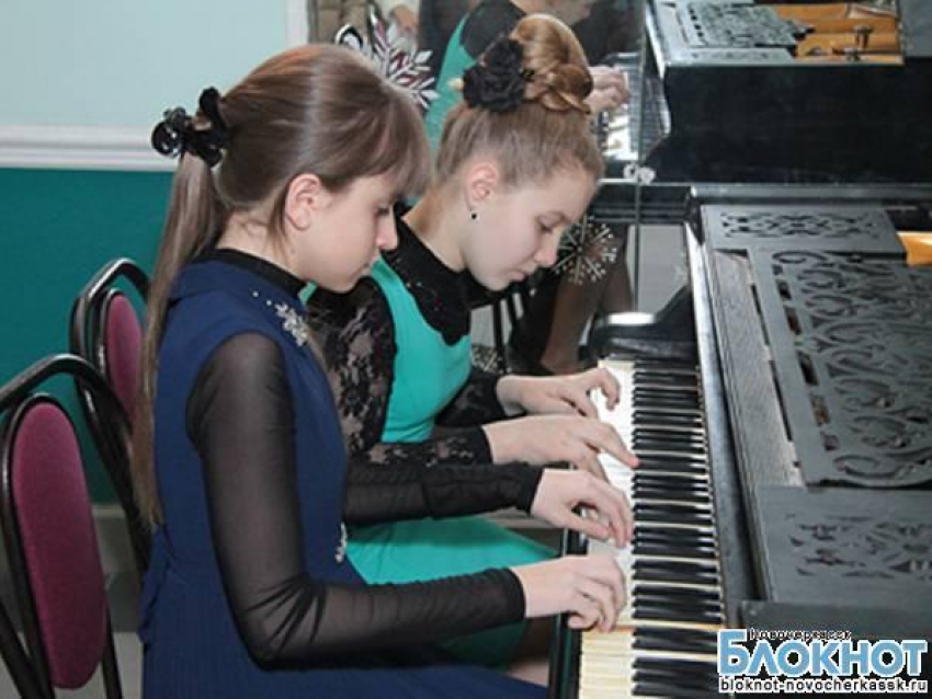 В Новочеркасске прошла Атаманская рождественская елка