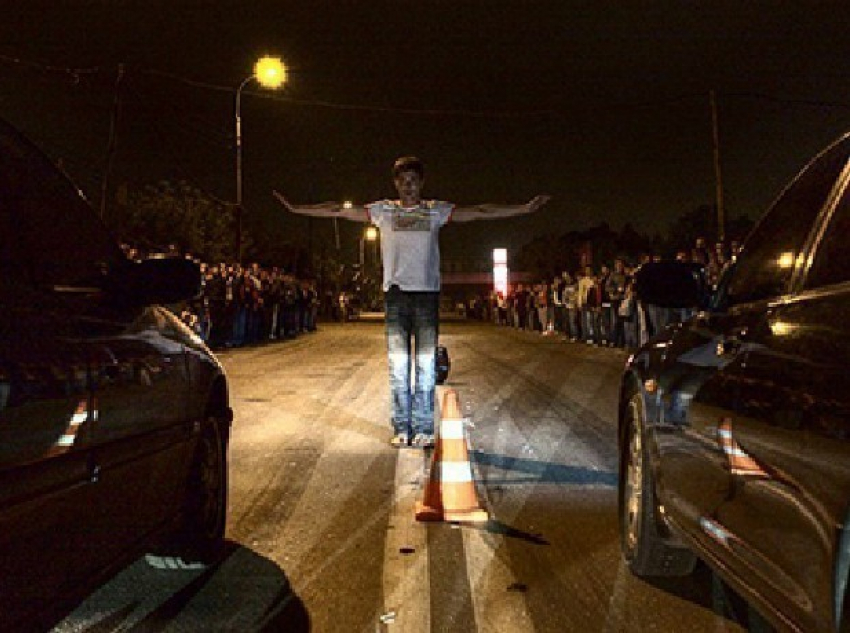 Ночные гонки по центральной улице Новочеркасска закончились лобовым столкновением
