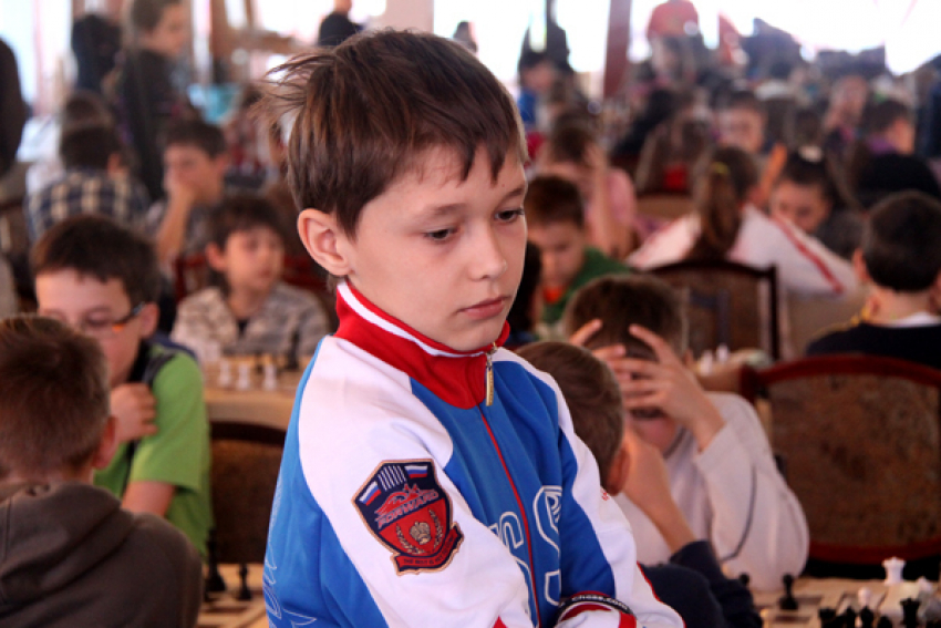 Школьник из Новочеркасска внес вклад в «серебро» сборной России на Первенстве по шахматам 