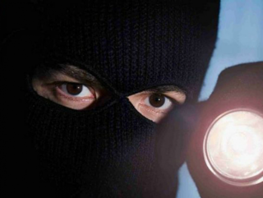 Разбойники в масках напали на офис в Новочеркасске
