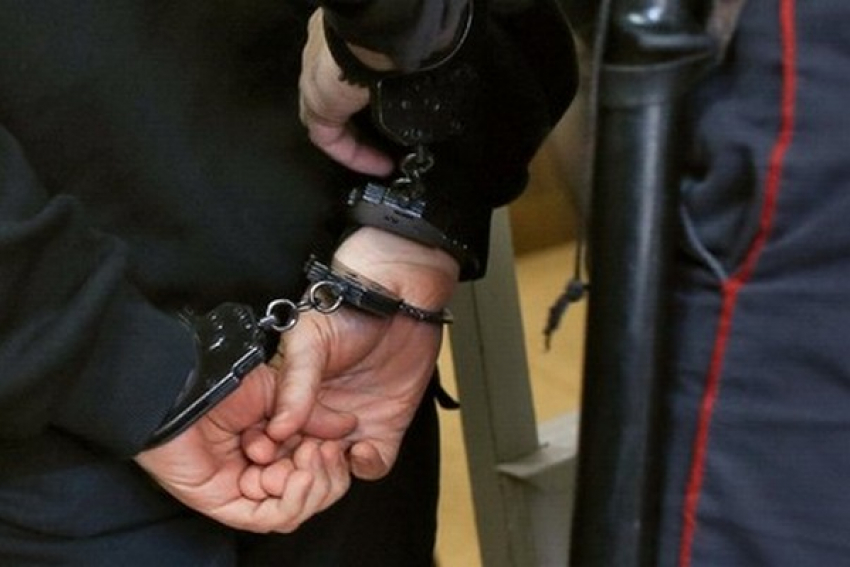 В Новочеркасске несовершеннолетний до смерти забил пожилого соседа