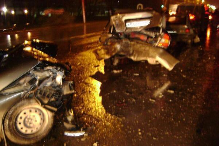 В Новочеркасске на Харьковском шоссе произошло ДТП со смертельным исходом