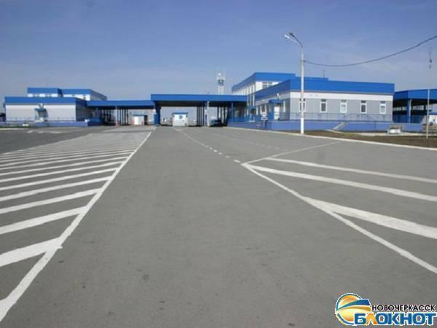 С территории Украины прицельно обстреляли таможню Донецка в Ростовской области