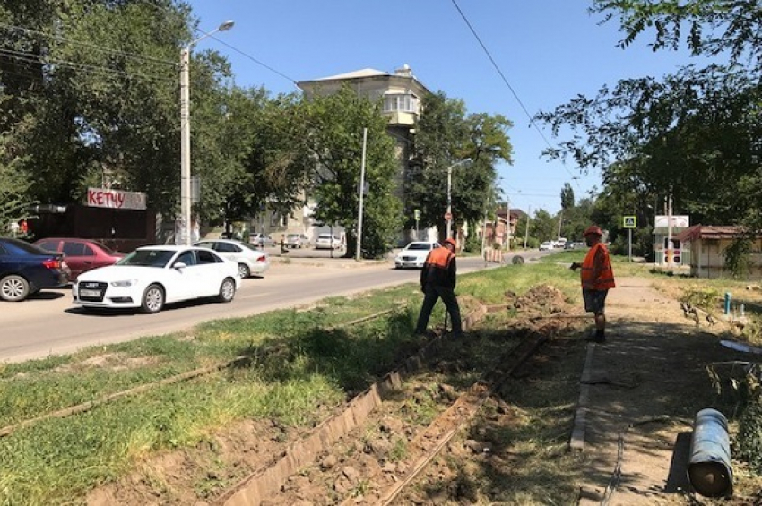  Дождались: в Новочеркасске начался ремонт трамвайных путей