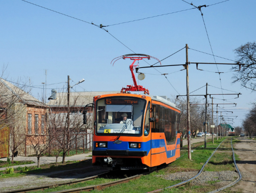 Скромного пенсионера из Новочеркасска подозревают в покупке некачественных трамваев и троллейбусов для Таганрога