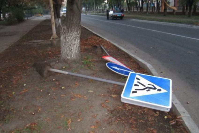На обновление 400 дорожных знаков город потратит 2,5 миллиона рублей