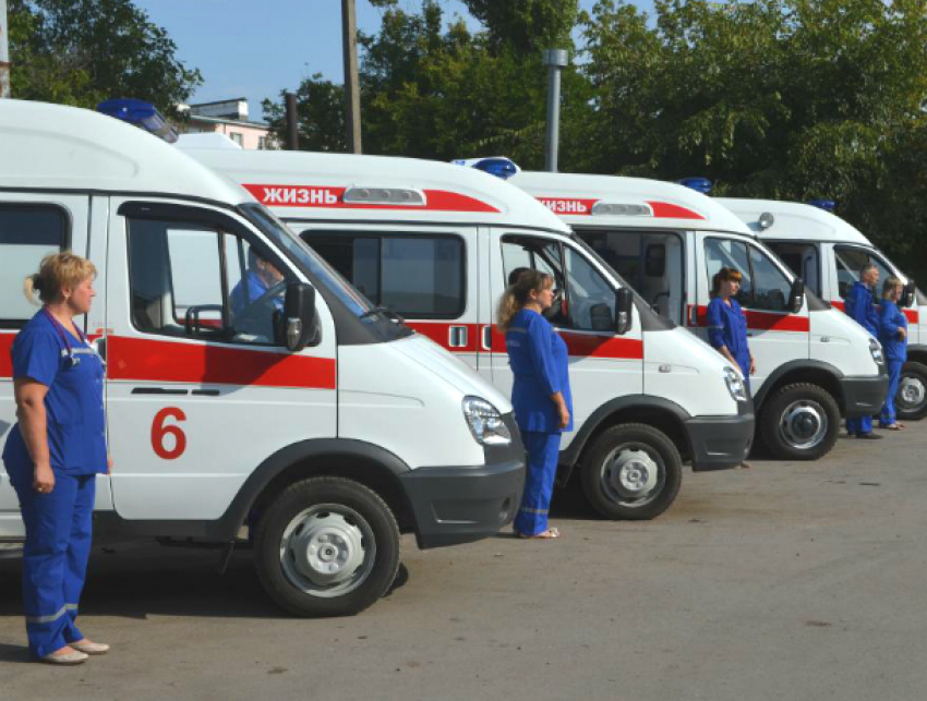 Автопарк скорой помощи в Новочеркасске пополнился семью новыми машинами