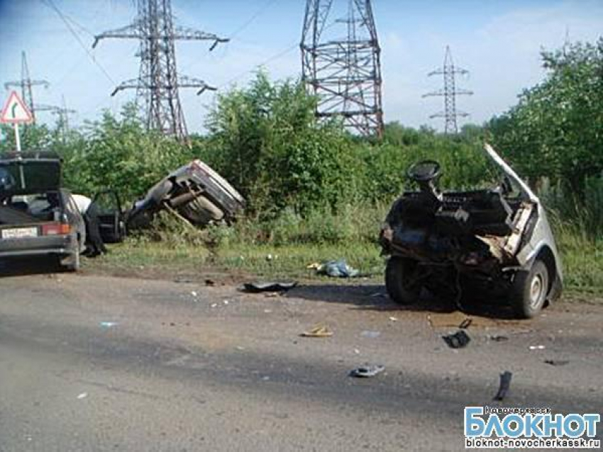 В ДТП под Новочеркасском «восьмерку» разорвало пополам, водитель погиб