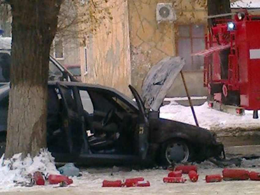 В Новочеркасске сгорела еще одна машина