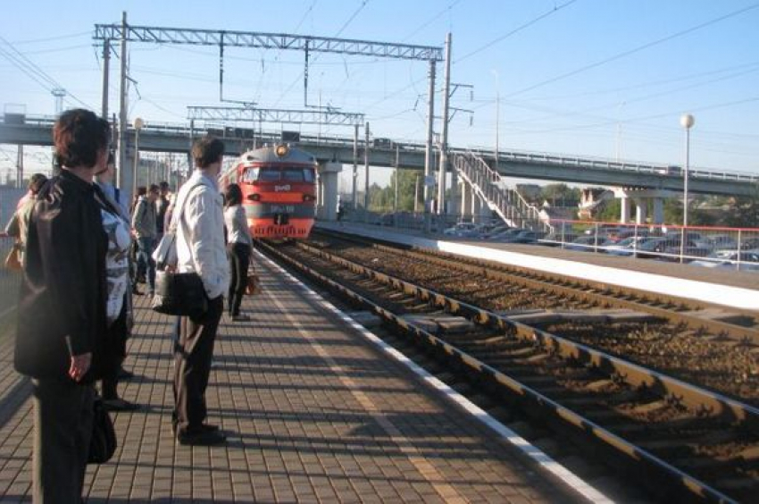 Новочеркасцы смогут добраться до соседних городов только по железной дороге