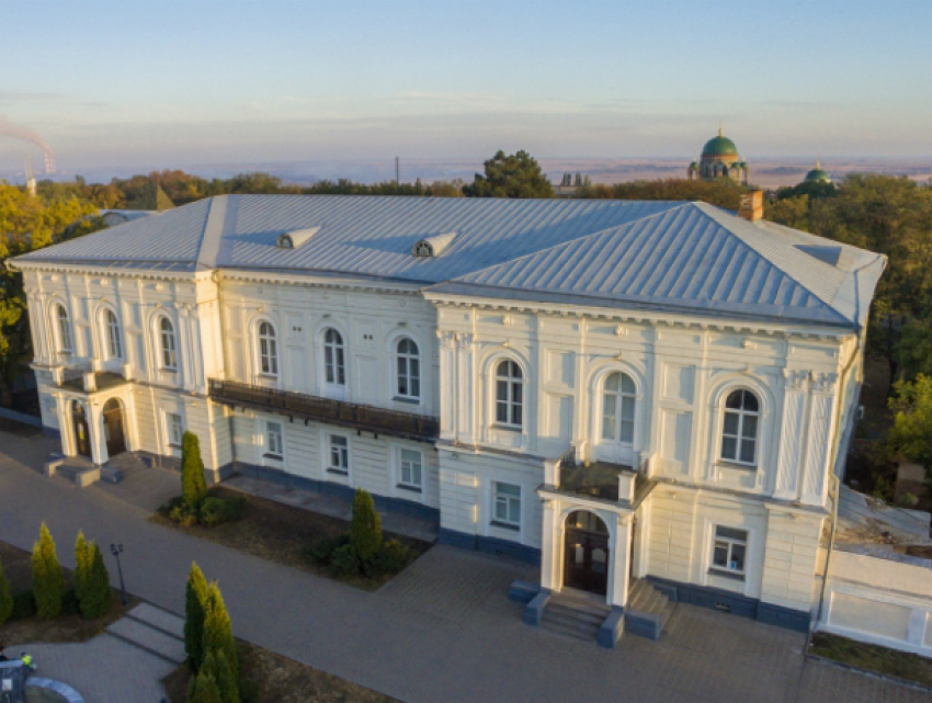 Атаманский дворец Новочеркасска: от начала строительства до наших дней