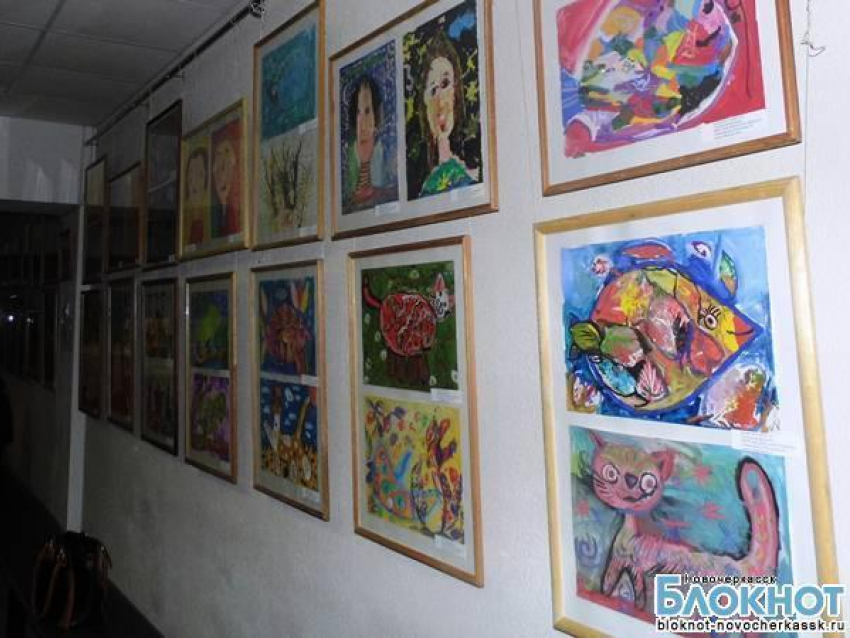В Новочеркасске открылась выставка начинающих художников