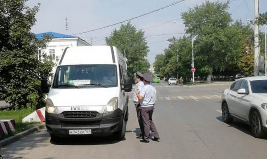 В Новочеркасске за нарушения отправили на штрафстоянку рейсовый автобус 