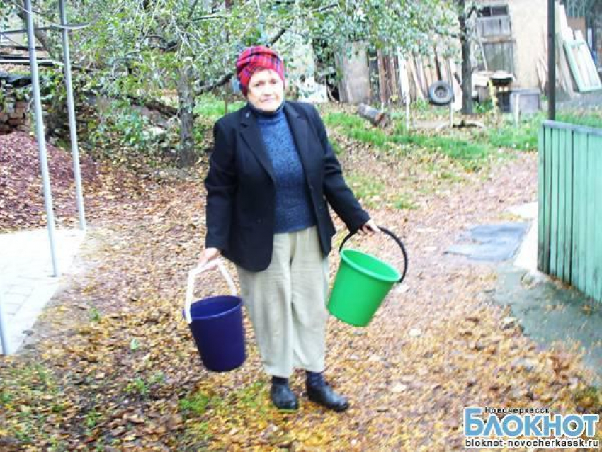 Мэр Новочеркасска подключился к поиску водопроводной трубы на улице Комитетской