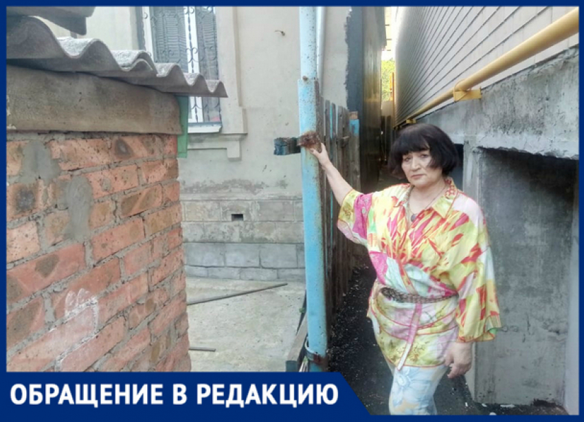 «Ваши стоки размывают мой фундамент», – жительница Новочеркасска подала в суд на застройщика
