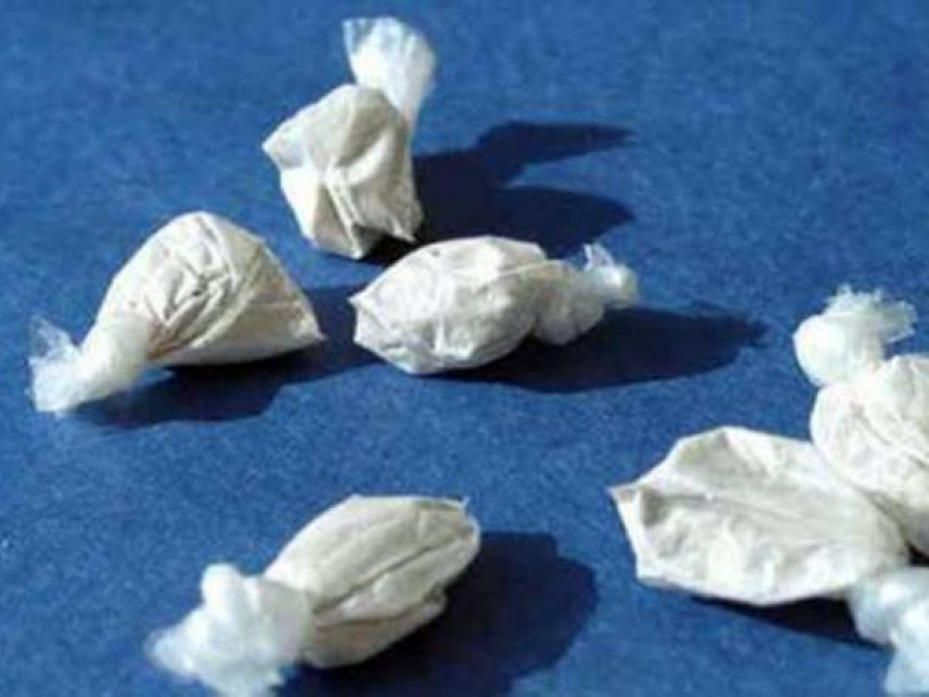 В Новочеркасске нелегалку из Украины поймали с гигантской партией героина