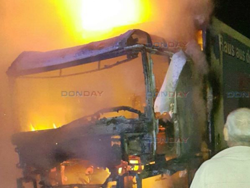 Адское пламя погубило грузовик под Новочеркасском