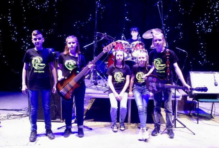 Детская рок-группа «Шторм» из Новочеркасска выступила на фестивале патриотической песни