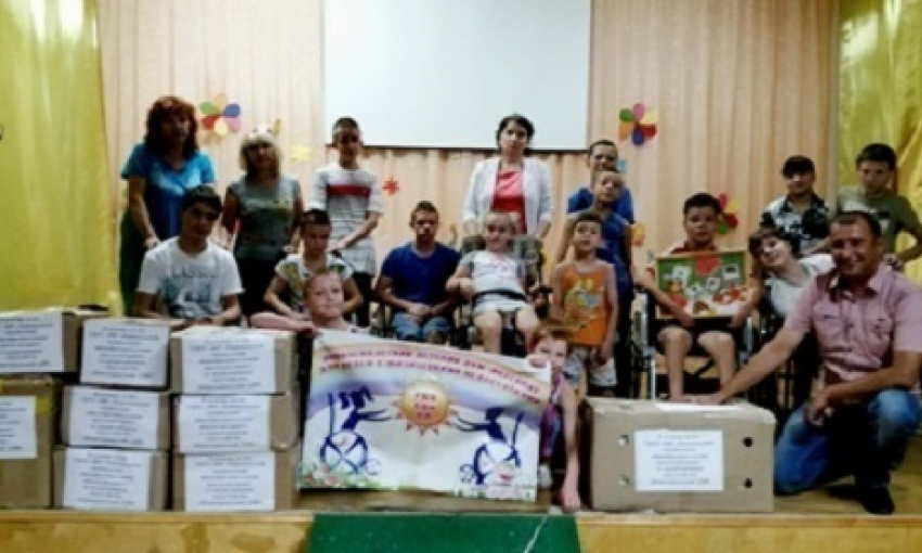  В Новочеркасске собирают обувь для детей из Луганска