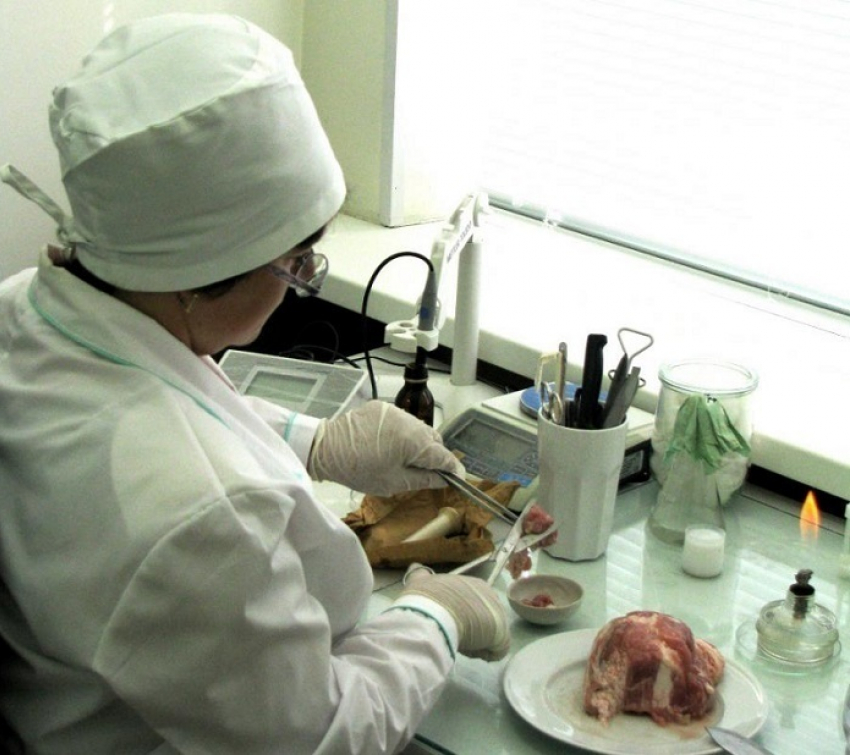 Из «Магнита» на Платовском изымают мясо, которым могли отравиться трое новочеркасцев