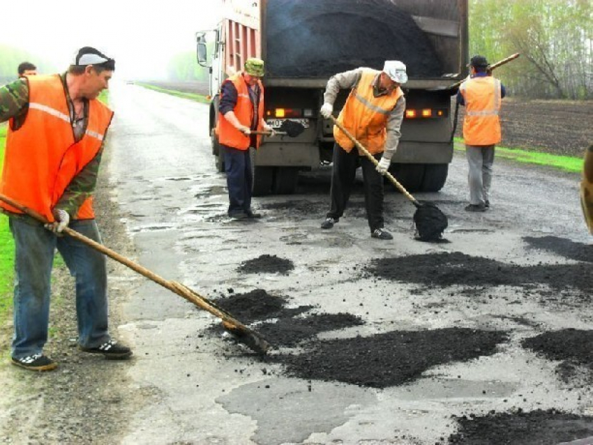Новочеркасская администрация нашла три миллиона рублей на ремонт дорожного покрытия