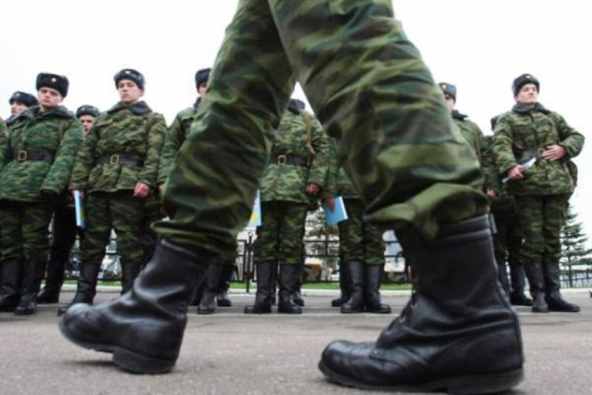 Под Новочеркасском пьяный командир роты избил контрактника