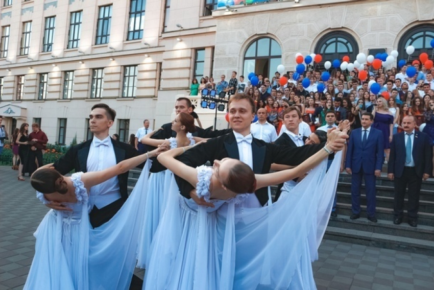 Новочеркасские политехники получили 600 дипломов с отличием